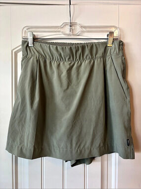 REI Co-op Women's Athletic Skort in Green Size Medium